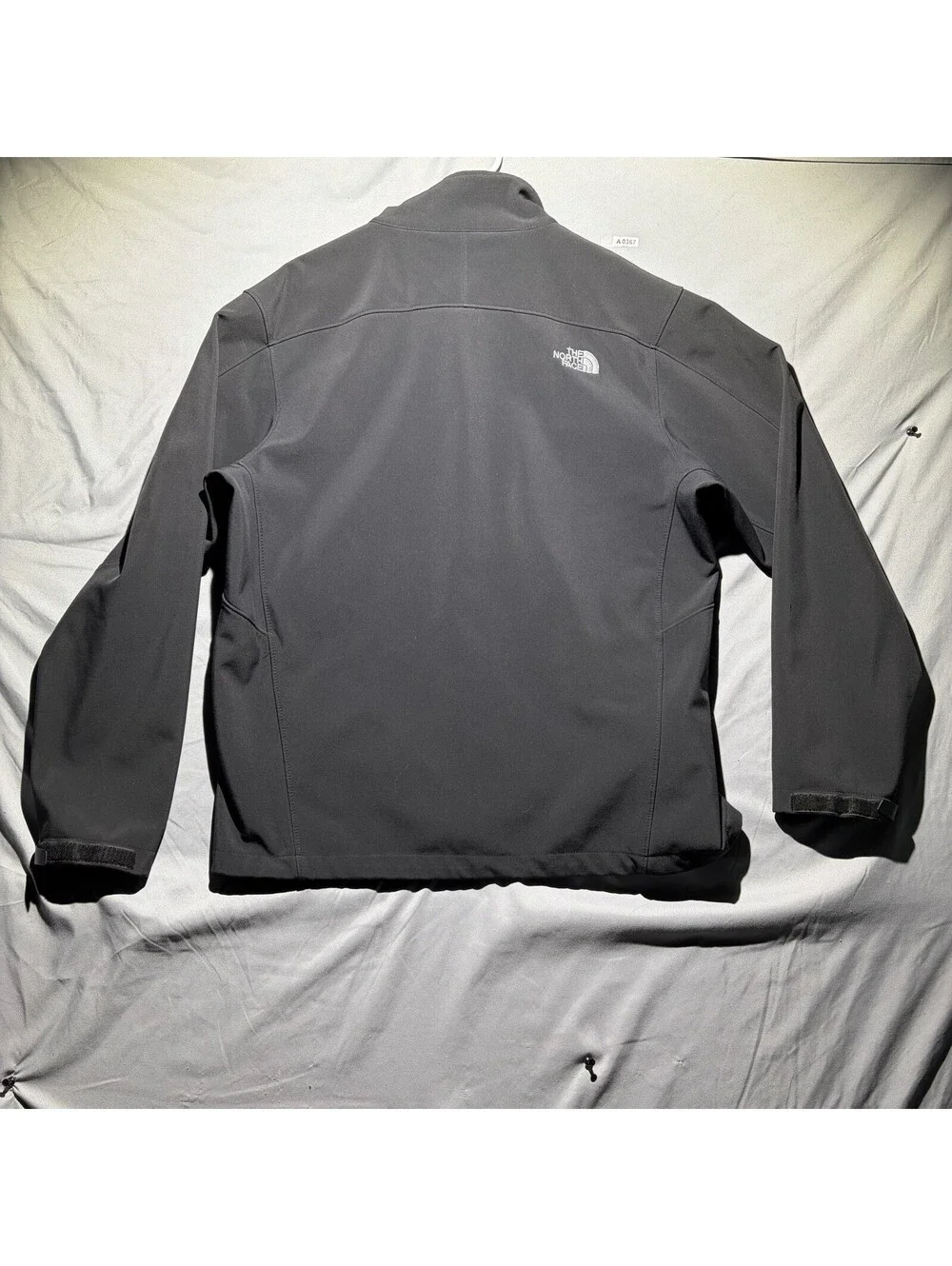 The North Face Men’s Large Black Softshell Jacket Full Zip Outdoor Windproof
